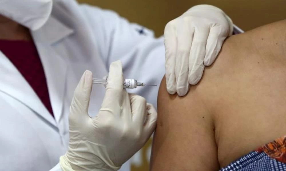 ΕΚΑΒ: «Όχι στον εξαναγκασμό εμβολιασμού των υγειονομικών»